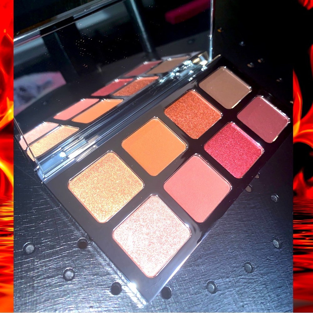 Color Boss Master Palette - 8 multi dimensional eye Color